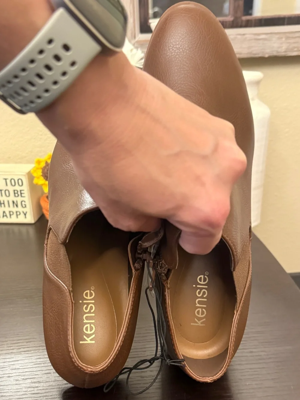 Kensie Sammy Tan Brown Low Heel Ankle Booties Womens 8.5 NWT